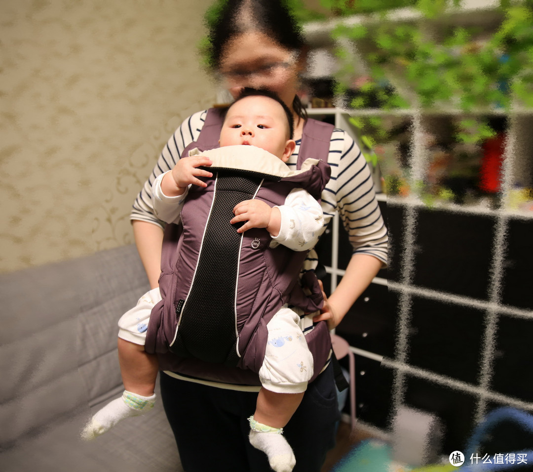 5个月小宝的新座驾-抱抱熊多功能腰凳和康贝3way多功能婴儿背带