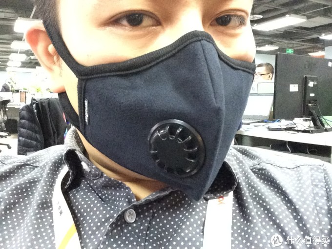 帝都抗霾 晒公司福利：Vogmask 威隔 防PM2.5 带阀活性炭口罩