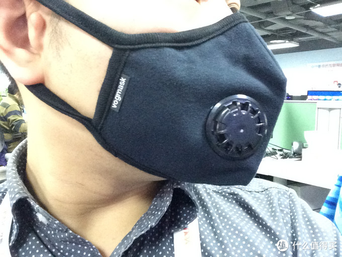 帝都抗霾 晒公司福利：Vogmask 威隔 防PM2.5 带阀活性炭口罩