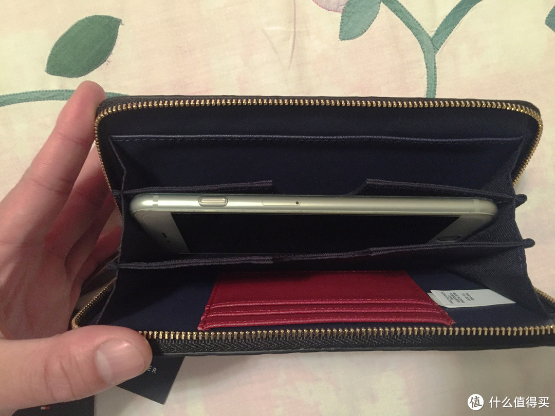 TOMMY HILFIGER Debossed Wristlet 女款真皮手拿包