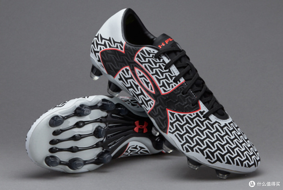蓄力待发:UNDER ARMOUR 推出 CLUTCHFIT FORCE 2.0足球鞋
