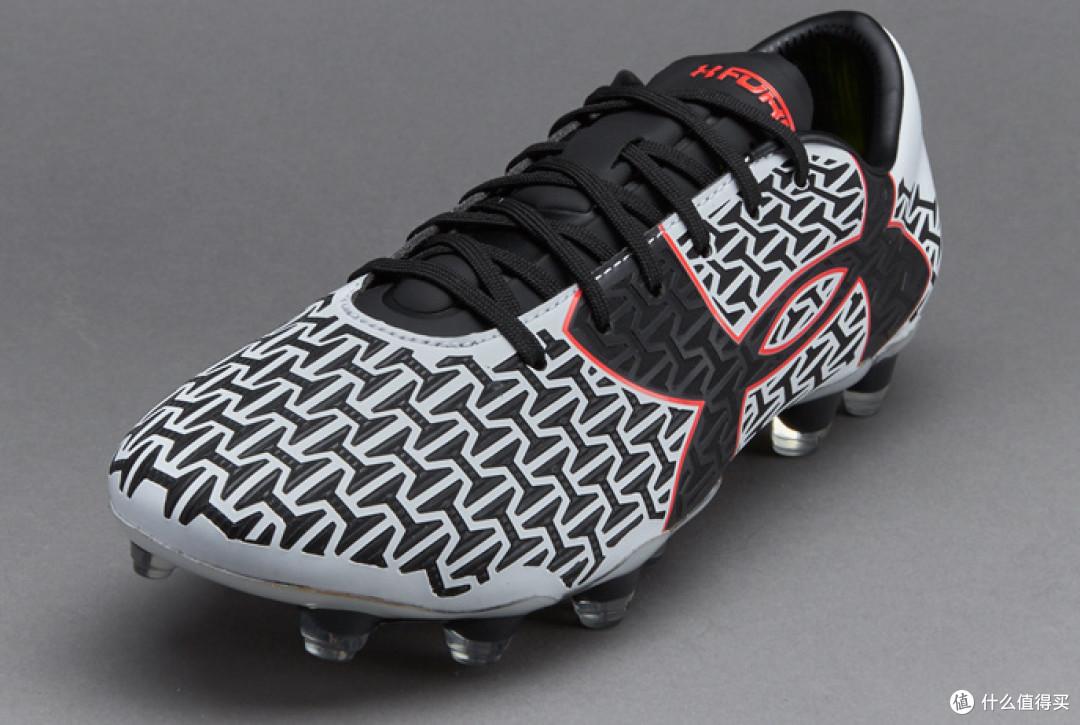 蓄力待发:UNDER ARMOUR 推出 CLUTCHFIT FORCE 2.0足球鞋