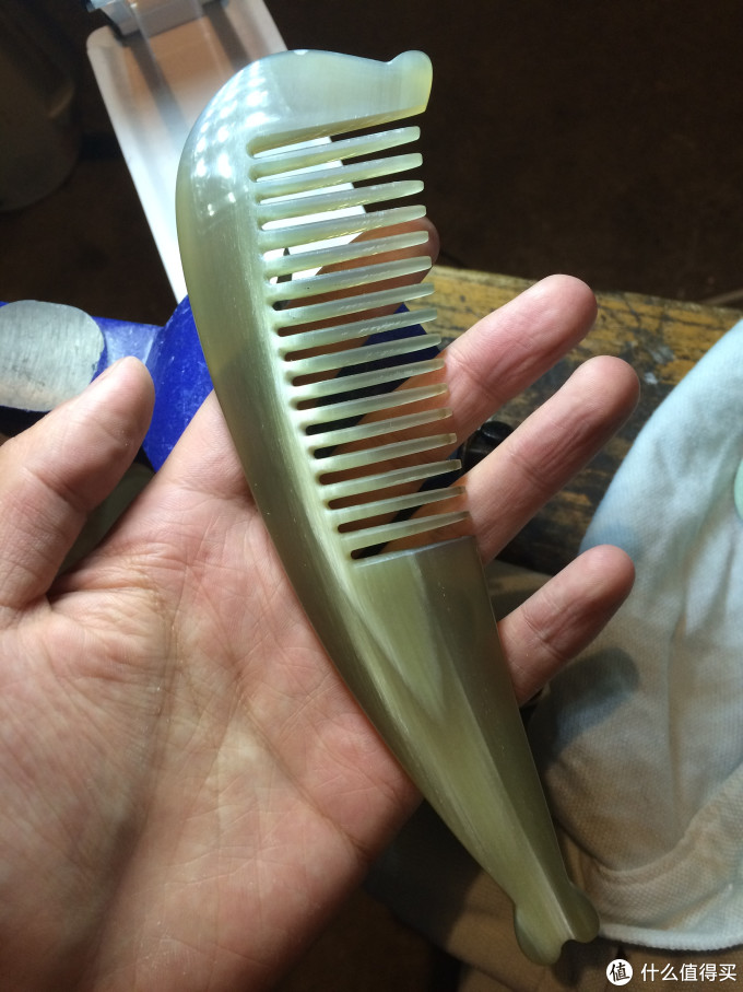 送妹纸特别的生日礼物：工科男手工打造水牛角梳