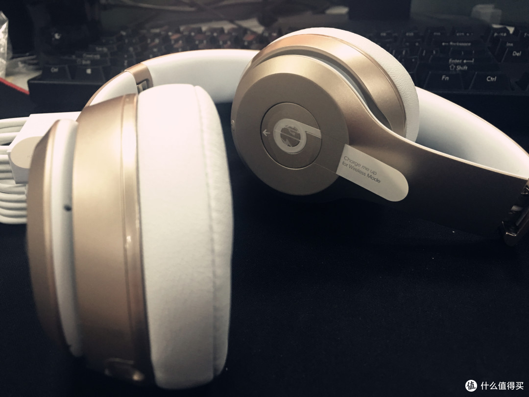 金灿灿的B格!土豪金Beats Solo2 Wireless Gold 头戴式贴耳蓝牙耳机开箱