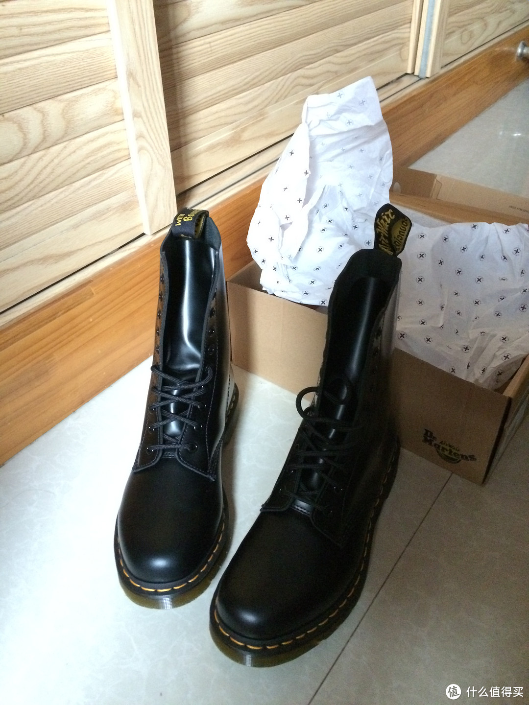 39码大脚妹子的Dr. Martens 1490 10孔马丁靴 伪开箱+真人秀