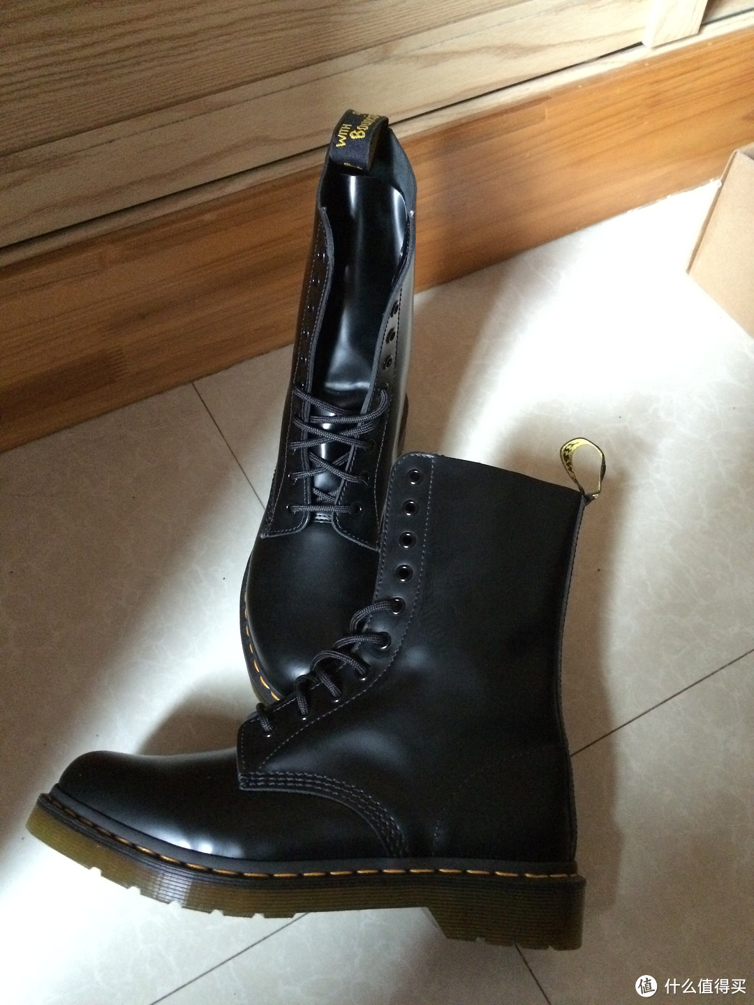 39码大脚妹子的Dr. Martens 1490 10孔马丁靴 伪开箱+真人秀