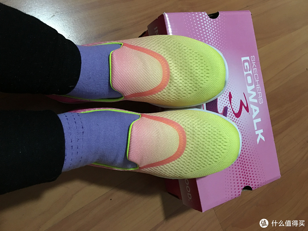 姐姐出钱我出力，海淘孝敬妈妈！Skechers Go Walk 2-Relay Athletic Slip On 休闲鞋