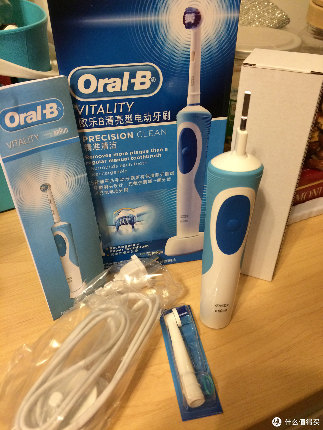 人生中第一只电动牙刷：OralB 欧乐B D12013 清亮型电动牙刷
