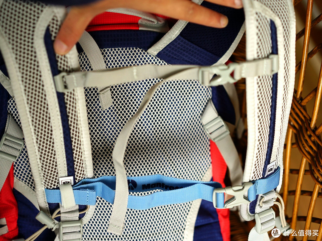 创新、极致、轻便-Manfrotto曼富图越野者双肩包+摄影登山杖套装测评