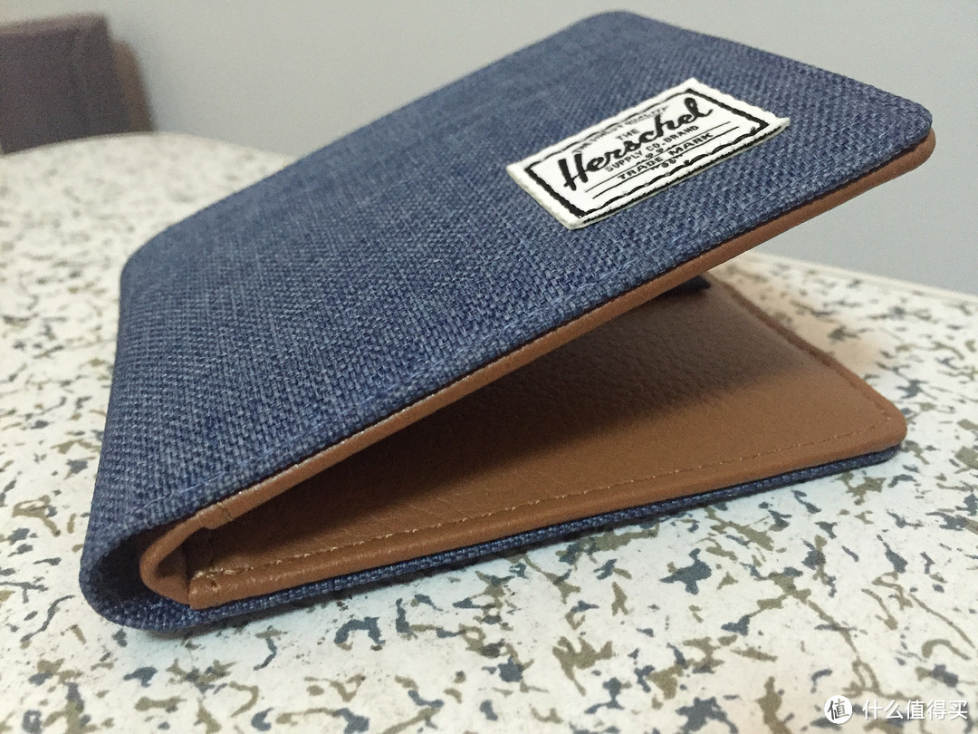 买给老公的Herschel Supply Co. Hank Wallet 帆布钱包