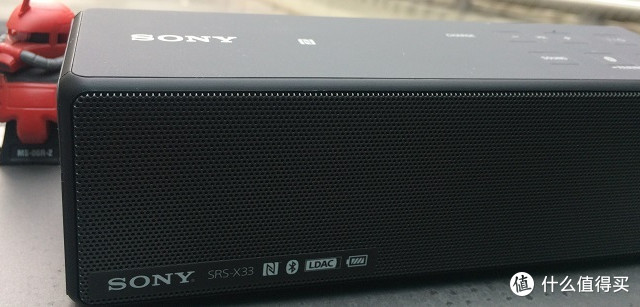 Sony SRS-X33蓝牙音箱简单使用评测：中高音不错，颜值高，续航好