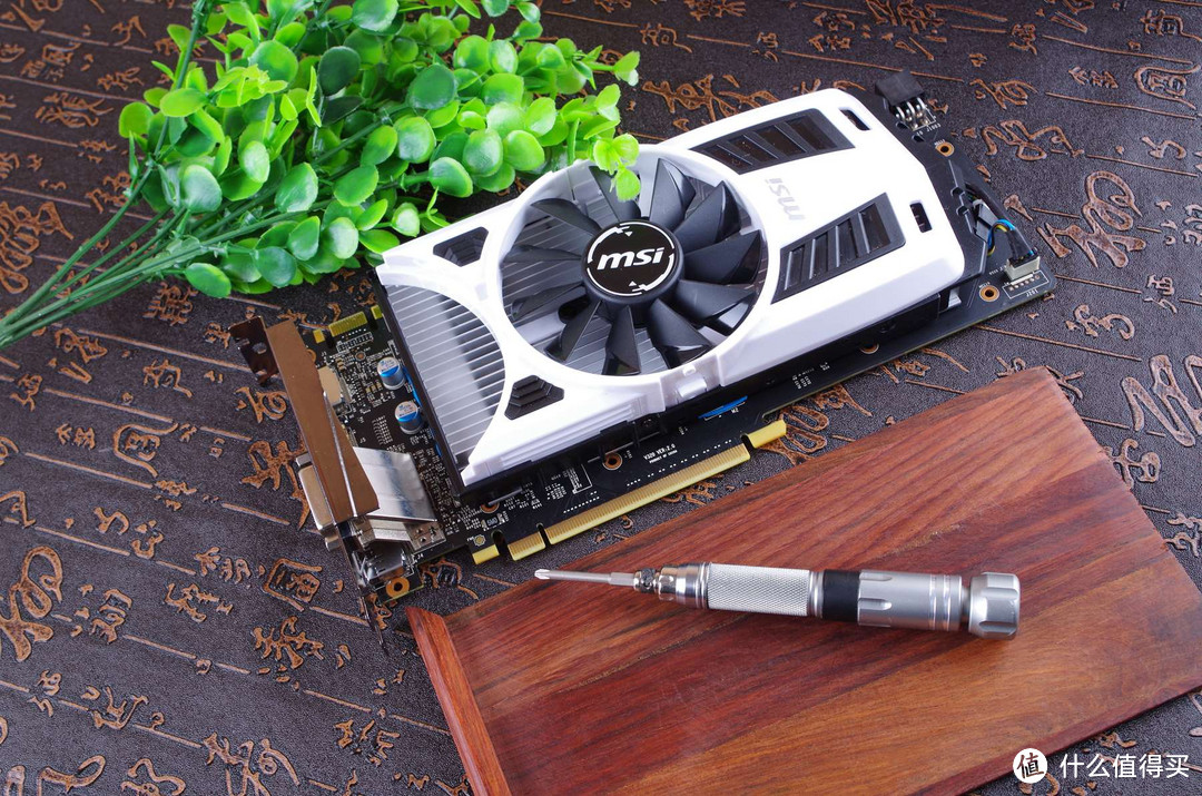 MSI 微星 GTX950 变形金刚黑白配色 显卡初体验——我拆拆拆