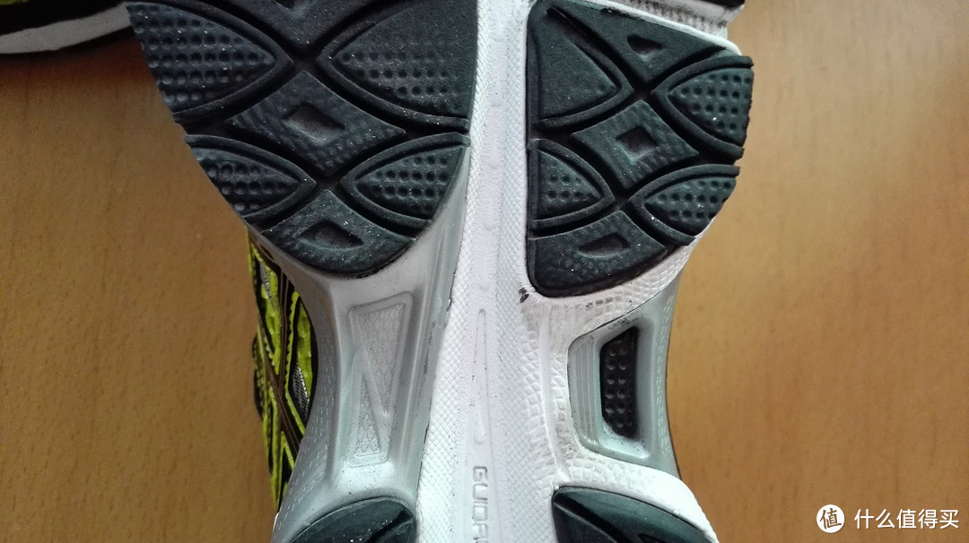 迟到的开箱:ASICS 亚瑟士 GEL-CUMULUS 男跑步鞋