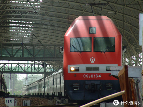 百萬城 東風 df11 0441內燃機車 & 25型雙層硬座車廂(上局合段345070)