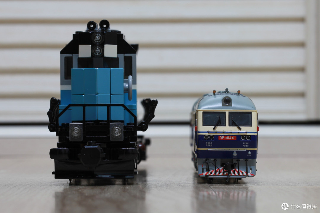 沪宁特快纪念 — bachmann 百万城 东风 df11 0441内燃机车 & 25型