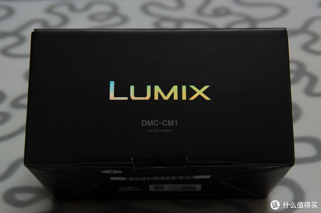 烫金的Lumix随着光线变色真的很赞