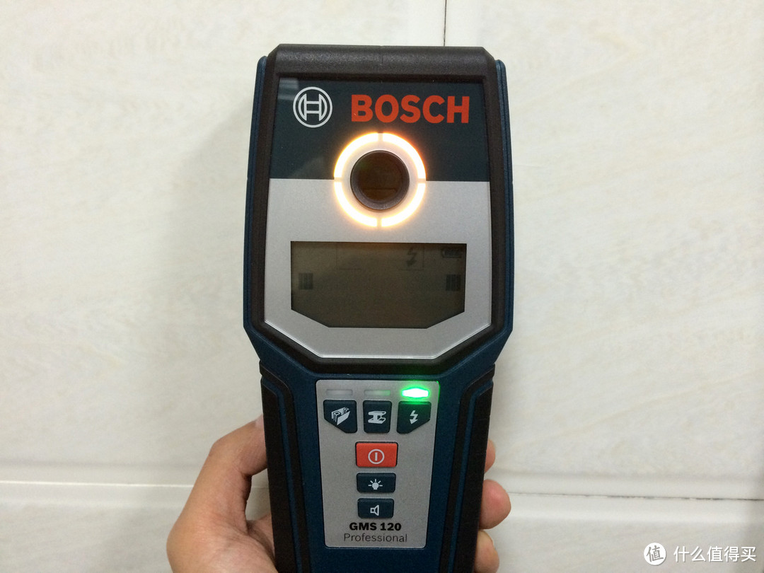 让每一次钻孔不再成为探险：BOSCH 博世 GMS120 墙体探测仪