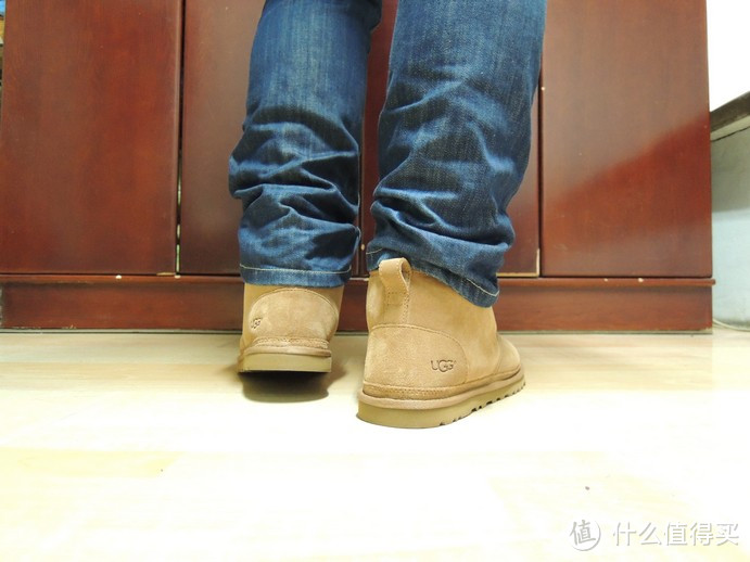 UGG Australia Neumel 3236 开箱及鞋码选择的历程