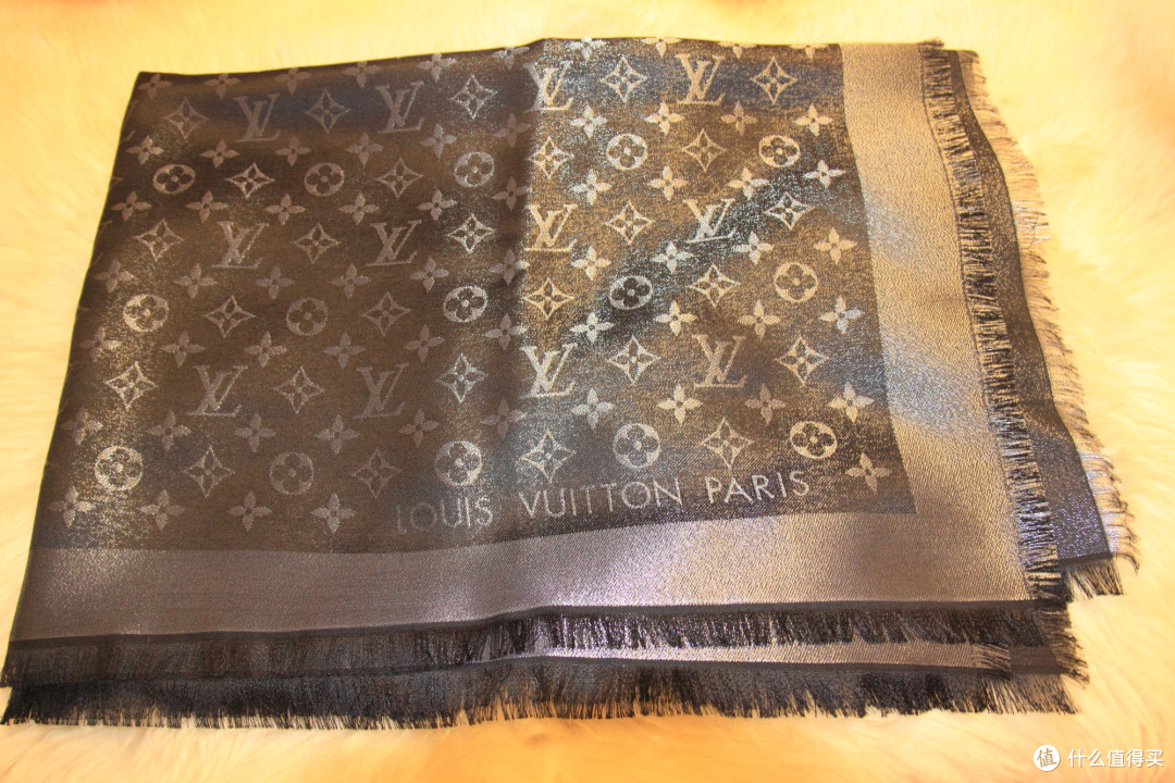 #圣诞有礼#从LOUIS VUITTON法国官网发来的圣诞礼物 MONOGRAM SHINE 披肩