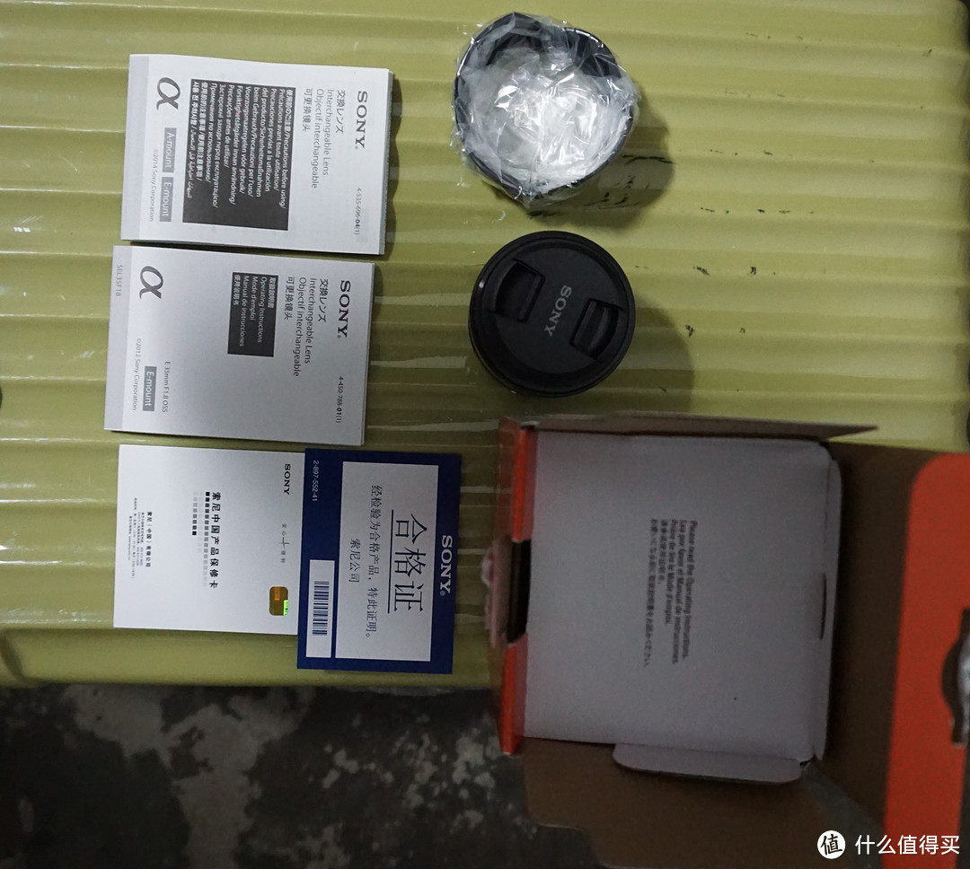 迟到的开箱 — SONY 索尼 E 35mm F1.8 OSS 标准定焦微单镜头