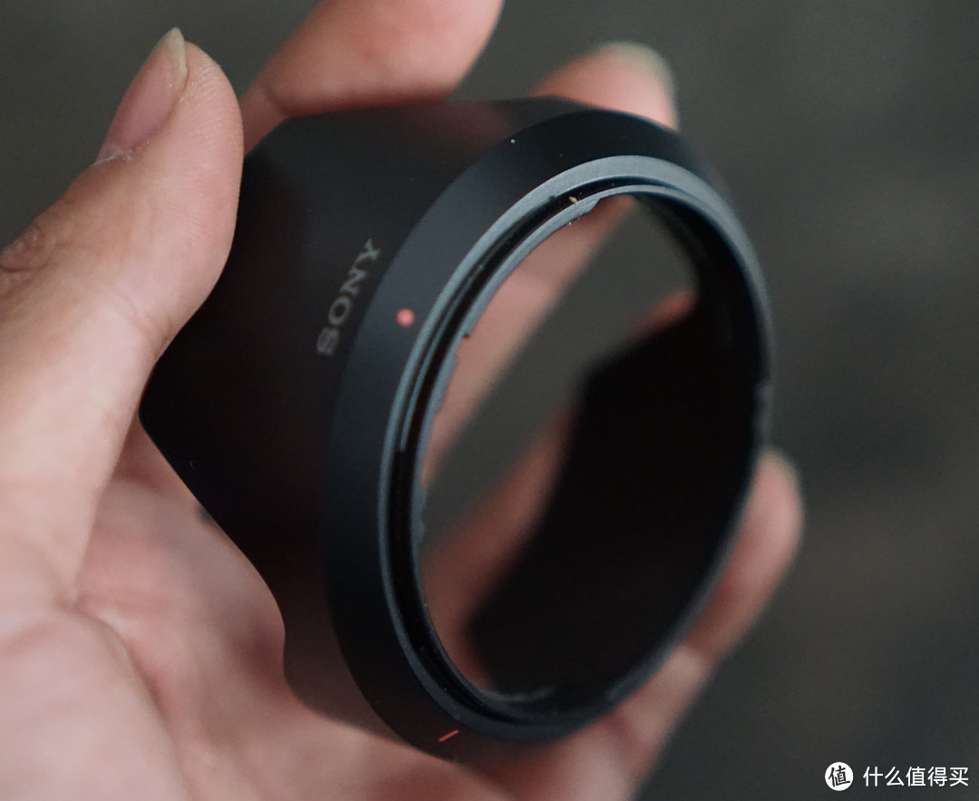 迟到的开箱 — SONY 索尼 E 35mm F1.8 OSS 标准定焦微单镜头