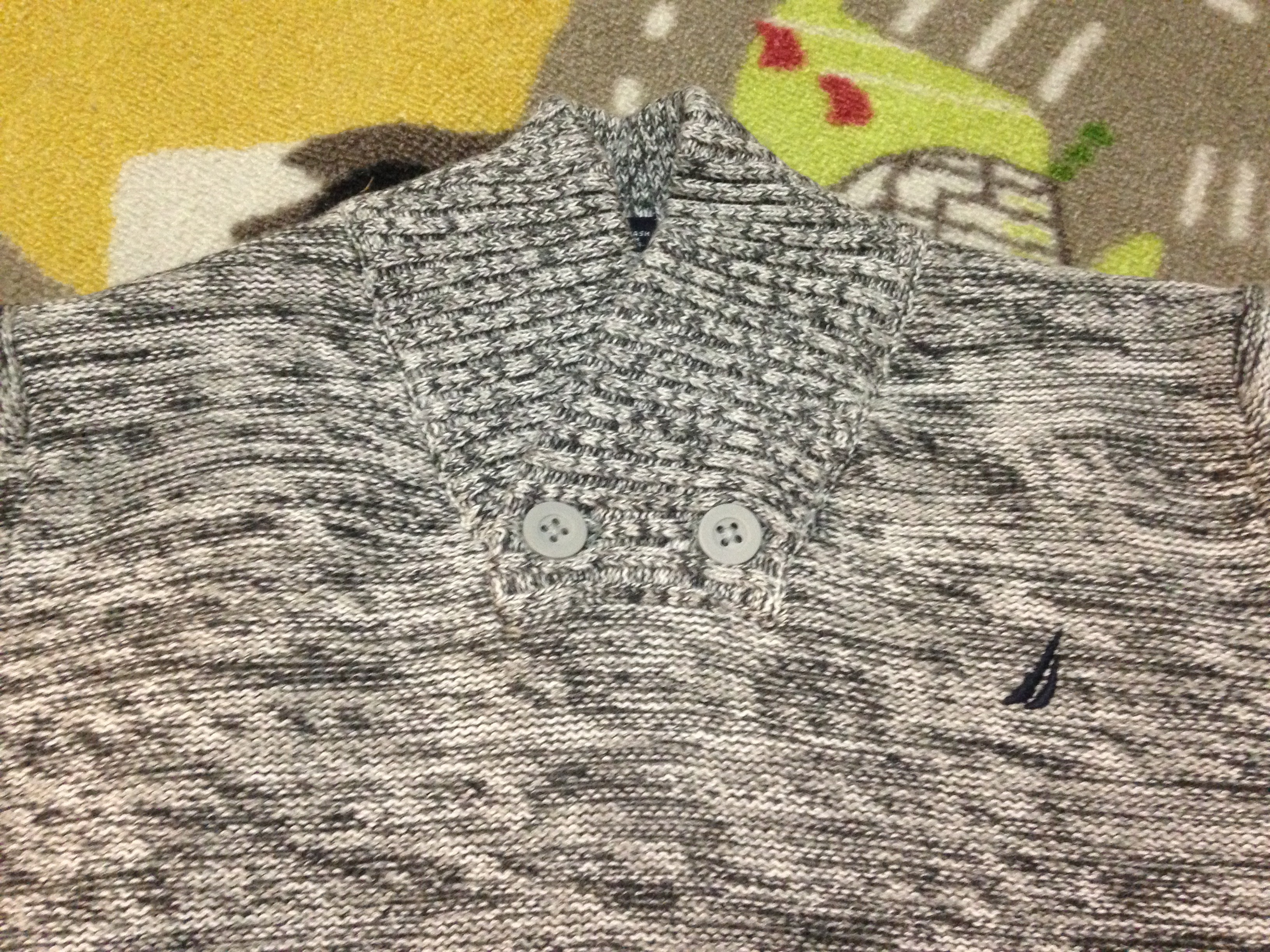 财阀家的小儿子衣服纽扣都是珠宝做的