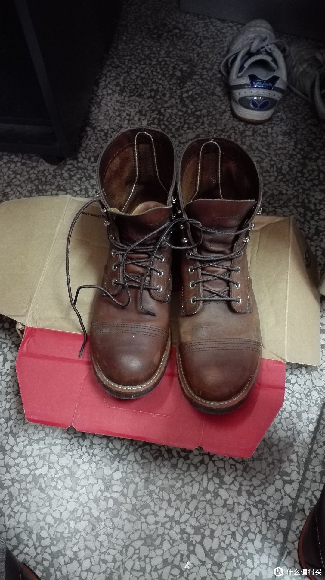 RED WING 9011 只为那心中的一抹酒红