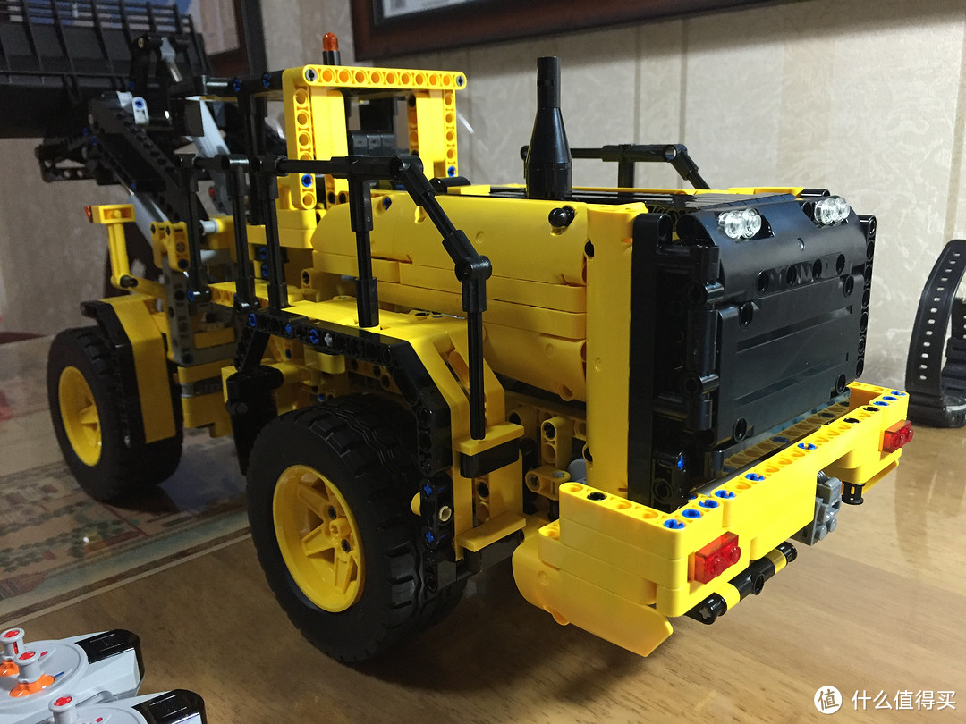 LEGO 乐高 科技系列第二坑——42030 沃尔沃L350F轮式装载机