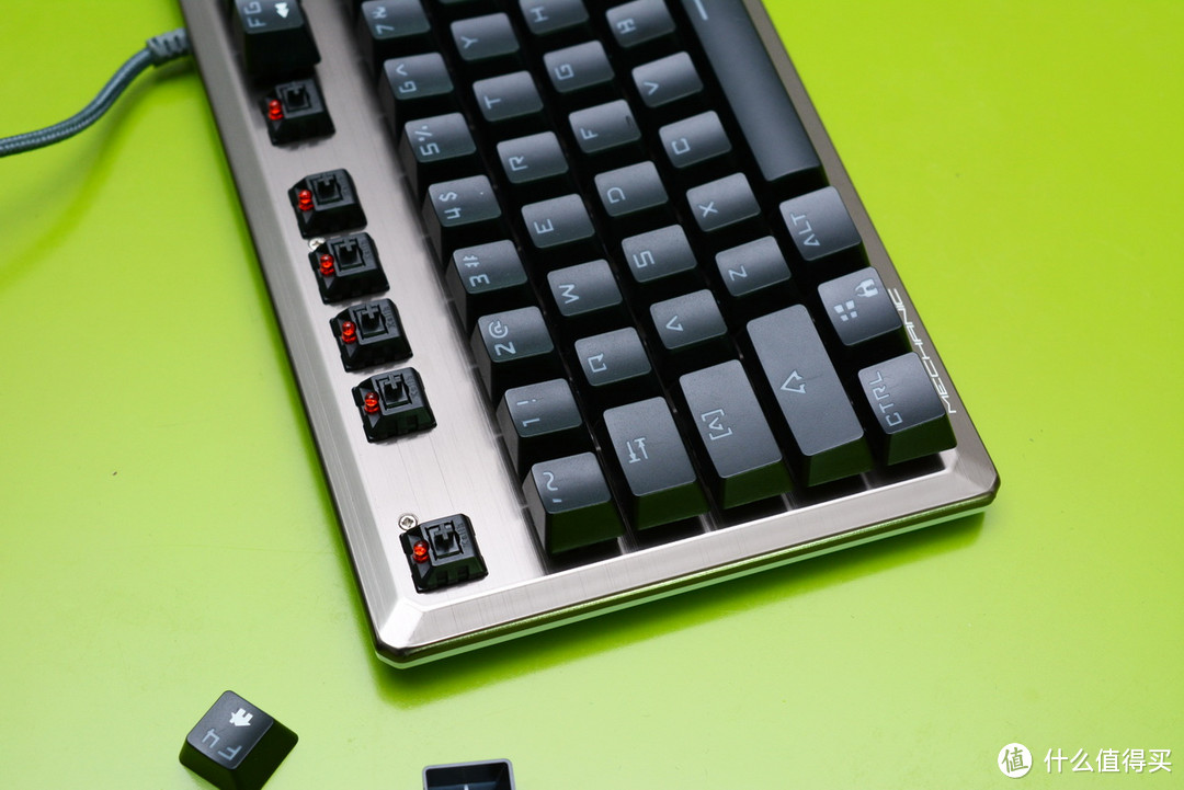轻·浮——宜博K727 87键 背光机械键盘 开箱