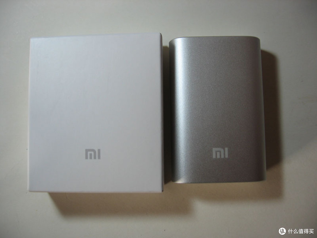 拆双十二入的小米移动电源(10000mah)