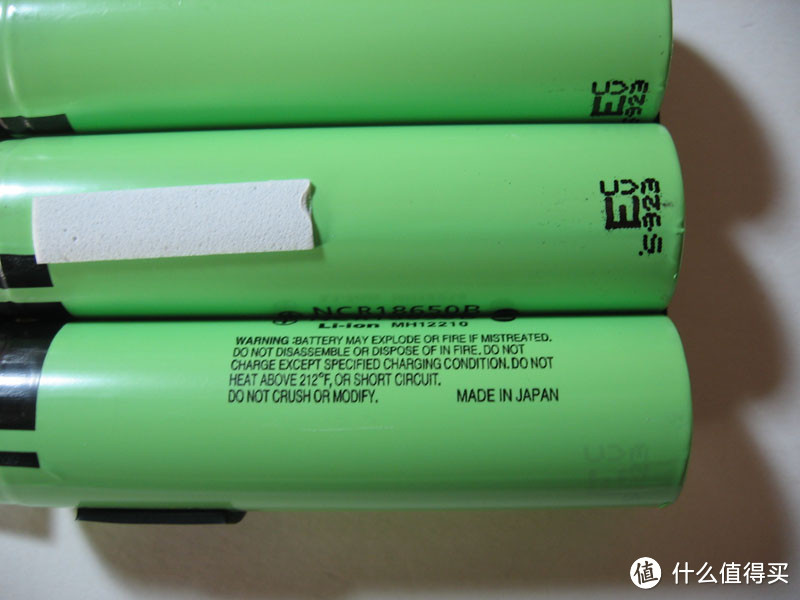 拆双十二入的小米移动电源(10000mah)