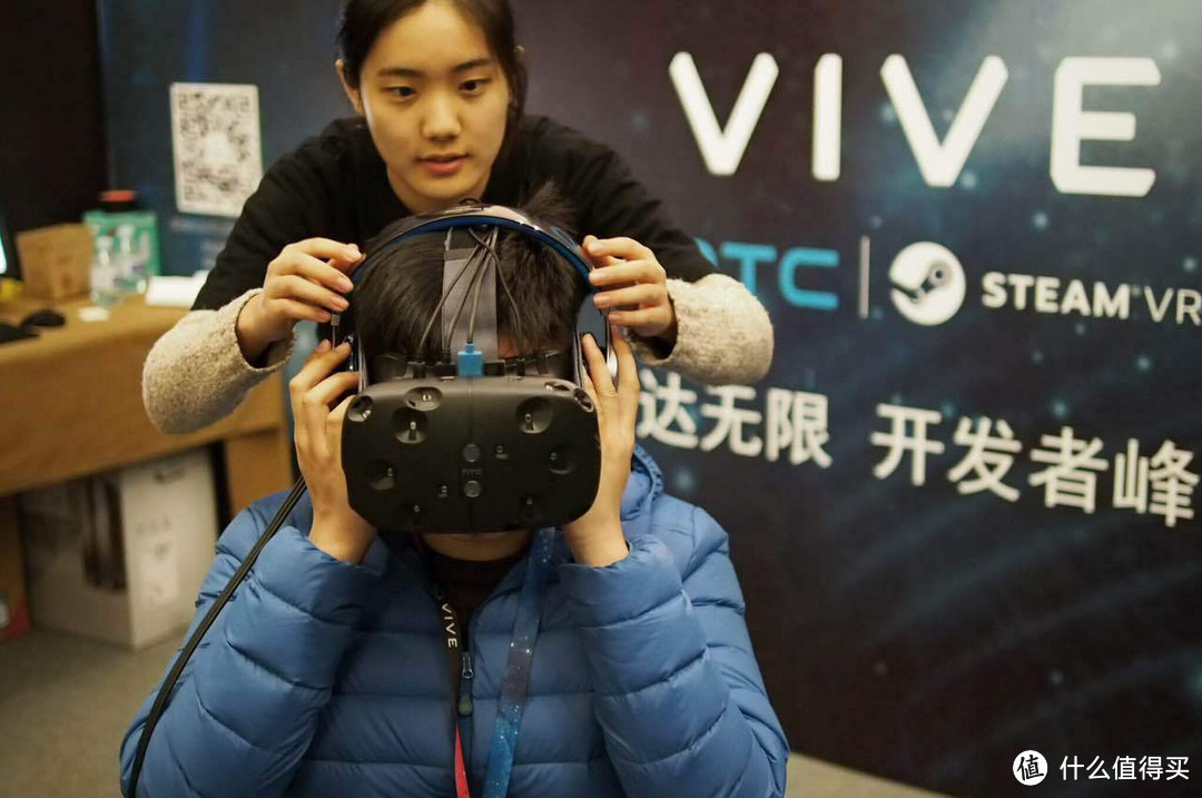 雪姨亲自助阵:HTC Vive 今天开始向媒体和开发者开放体验