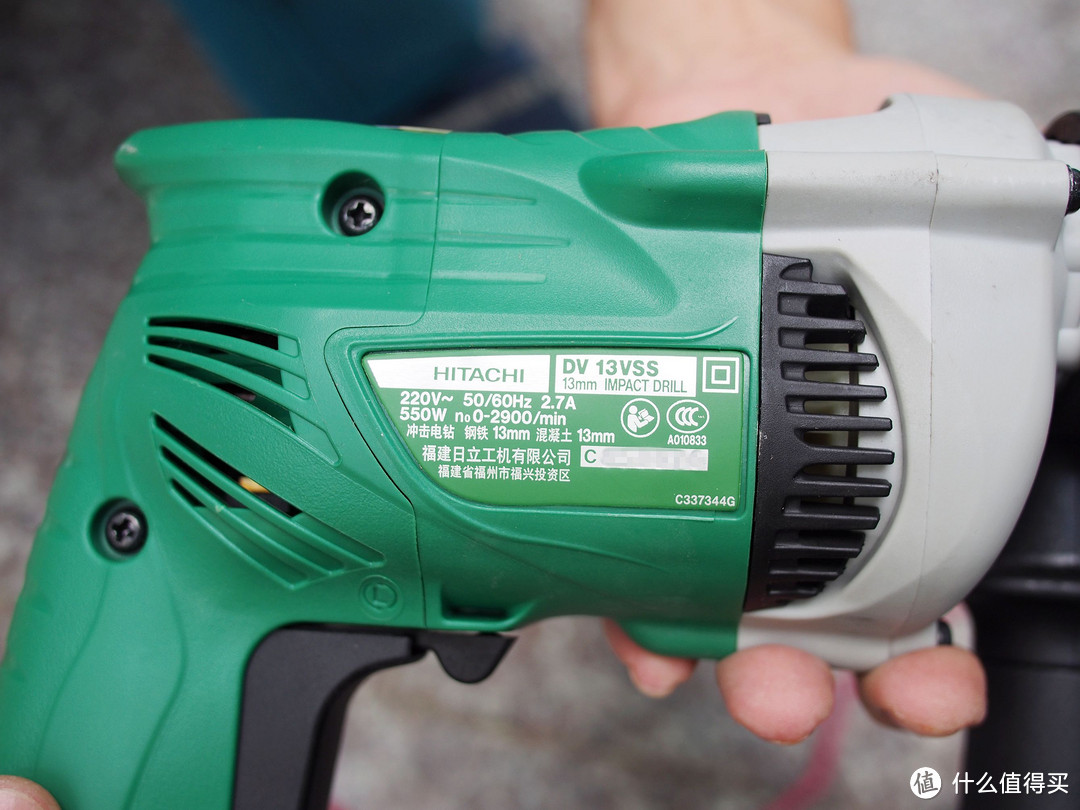 小鲜肉投入战斗!日立 DV13VSS(Kit) 冲击钻套装在搭建家庭车库中的使用