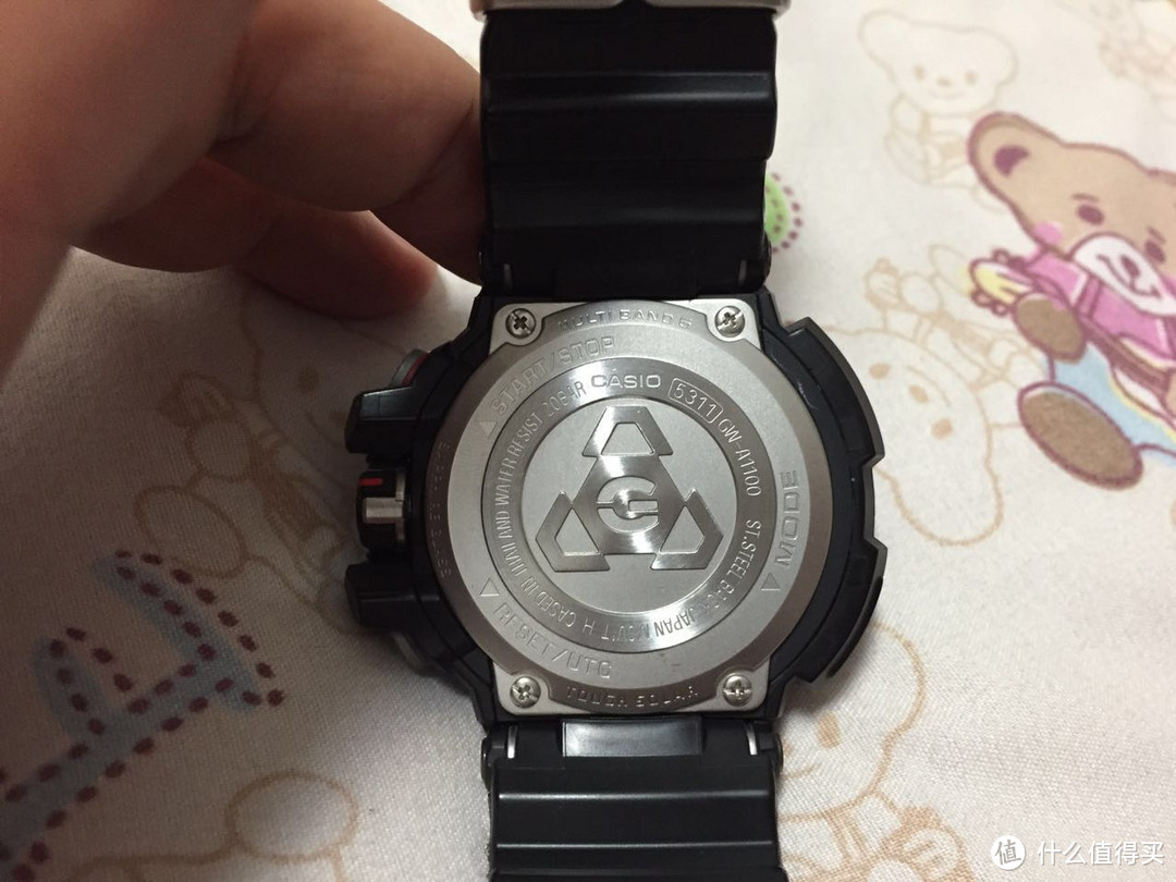 红黑配：CHROME邮差包+猛犸象Mammut Ultimate Hoody软壳+CASIO G-shock GW A1100空霸