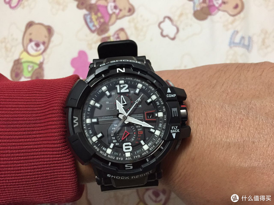 红黑配：CHROME邮差包+猛犸象Mammut Ultimate Hoody软壳+CASIO G-shock GW A1100空霸