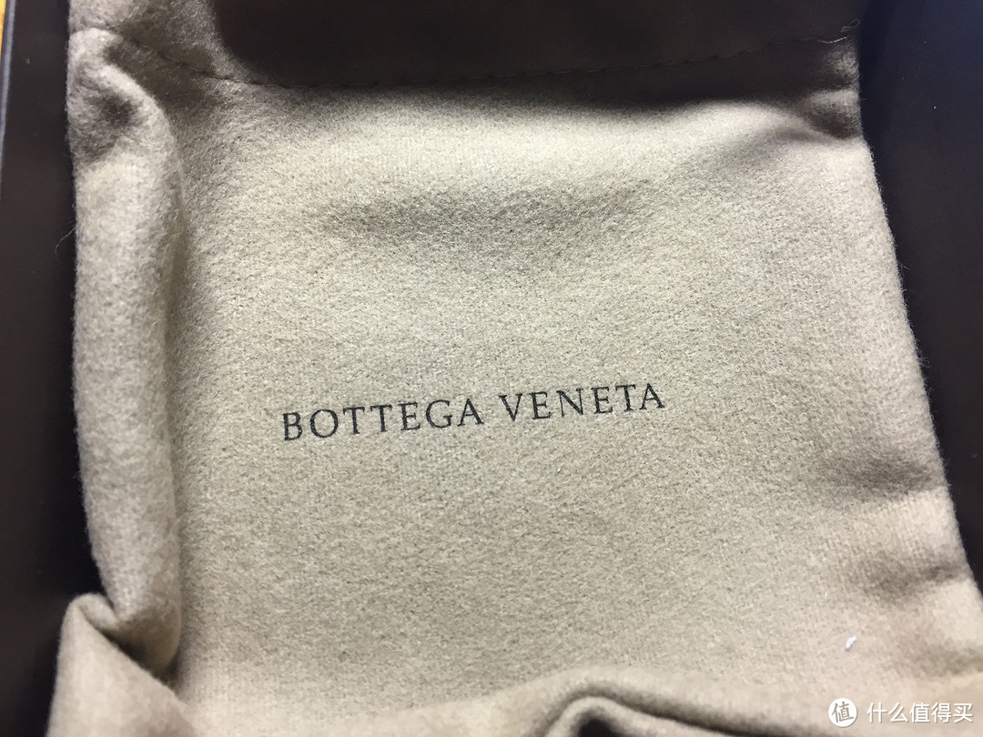 成人礼物 — Bottega Veneta短款钱夹