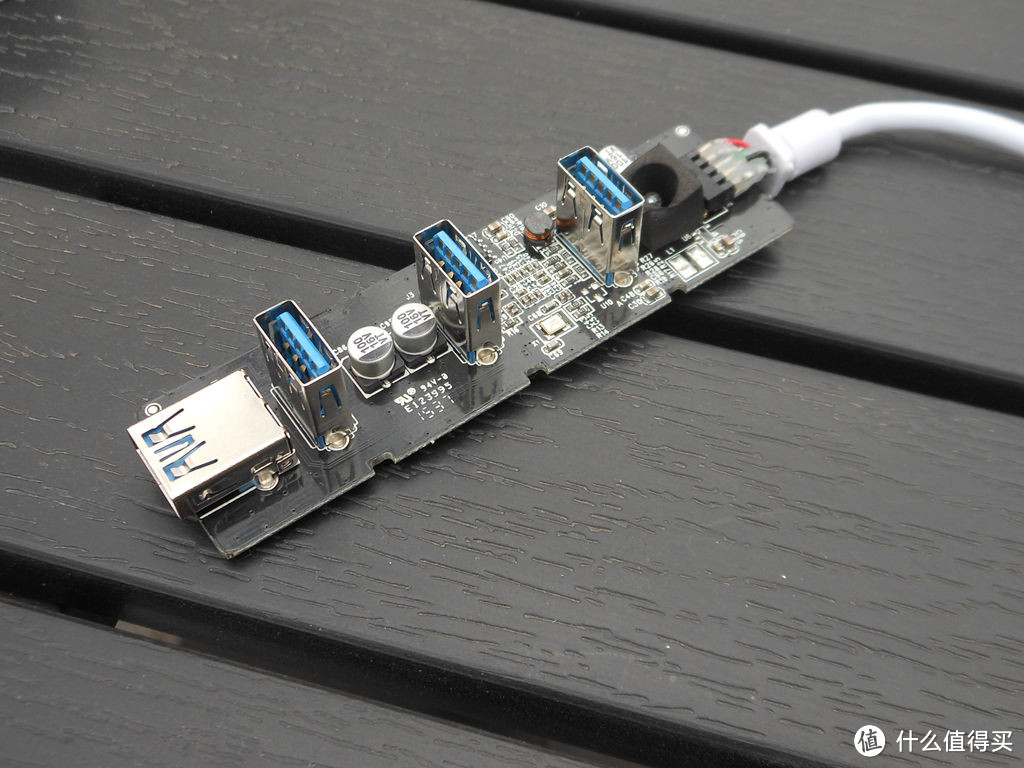 给笔记本加个翅膀---Orico 4-port USB 3.0  Hub 扩展分线器