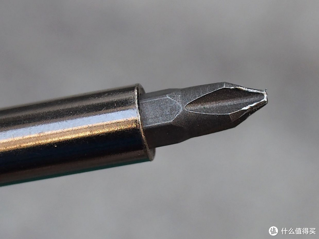 小鲜肉投入战斗!日立 DV13VSS(Kit) 冲击钻套装在搭建家庭车库中的使用