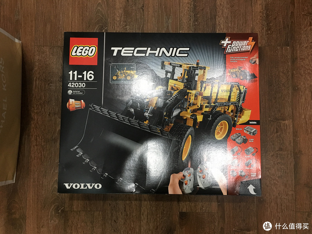 投入乐高深坑怀抱，剁手第一件 LEGO 乐高 42030 轮式装载机