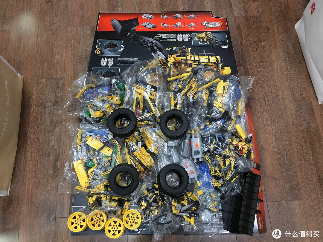 投入乐高深坑怀抱，剁手第一件 LEGO 乐高 42030 轮式装载机