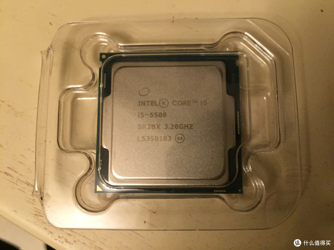 用塑料保护着,验明正身:i5-6500,不超频够用了 用塑料保护着,验明正身:i5-6500,不超频够用了