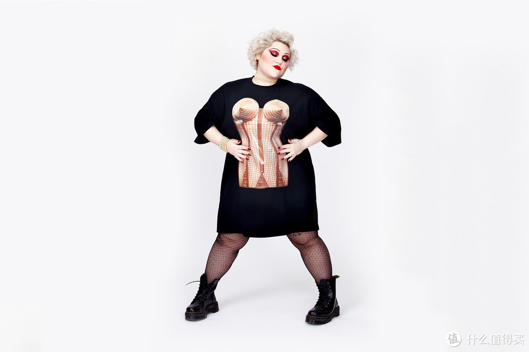 胖女孩的信仰：Jean Paul Gaultier 联合 Beth Ditto 推出限量版T恤