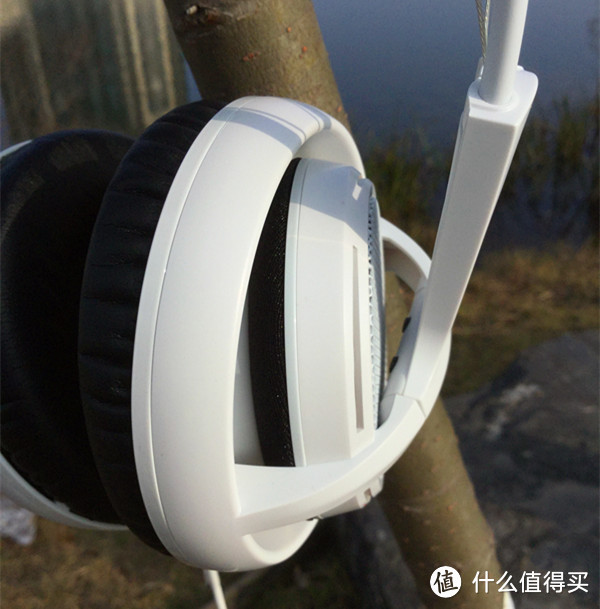 多彩缤纷的声音——SteelSeries赛睿西伯利亚200耳机使用评测