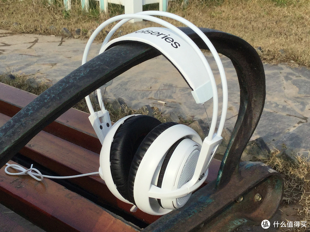 多彩缤纷的声音——SteelSeries赛睿西伯利亚200耳机使用评测