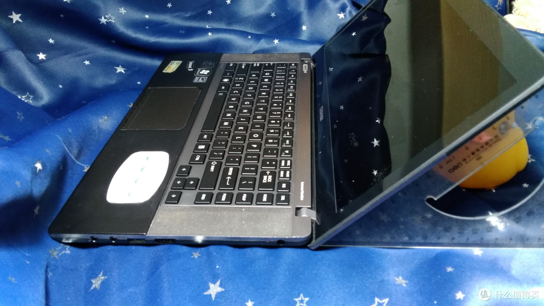 特立独行—— TOSHIBA 东芝 Satellite U845W-S410 14.4-Inch 超极本