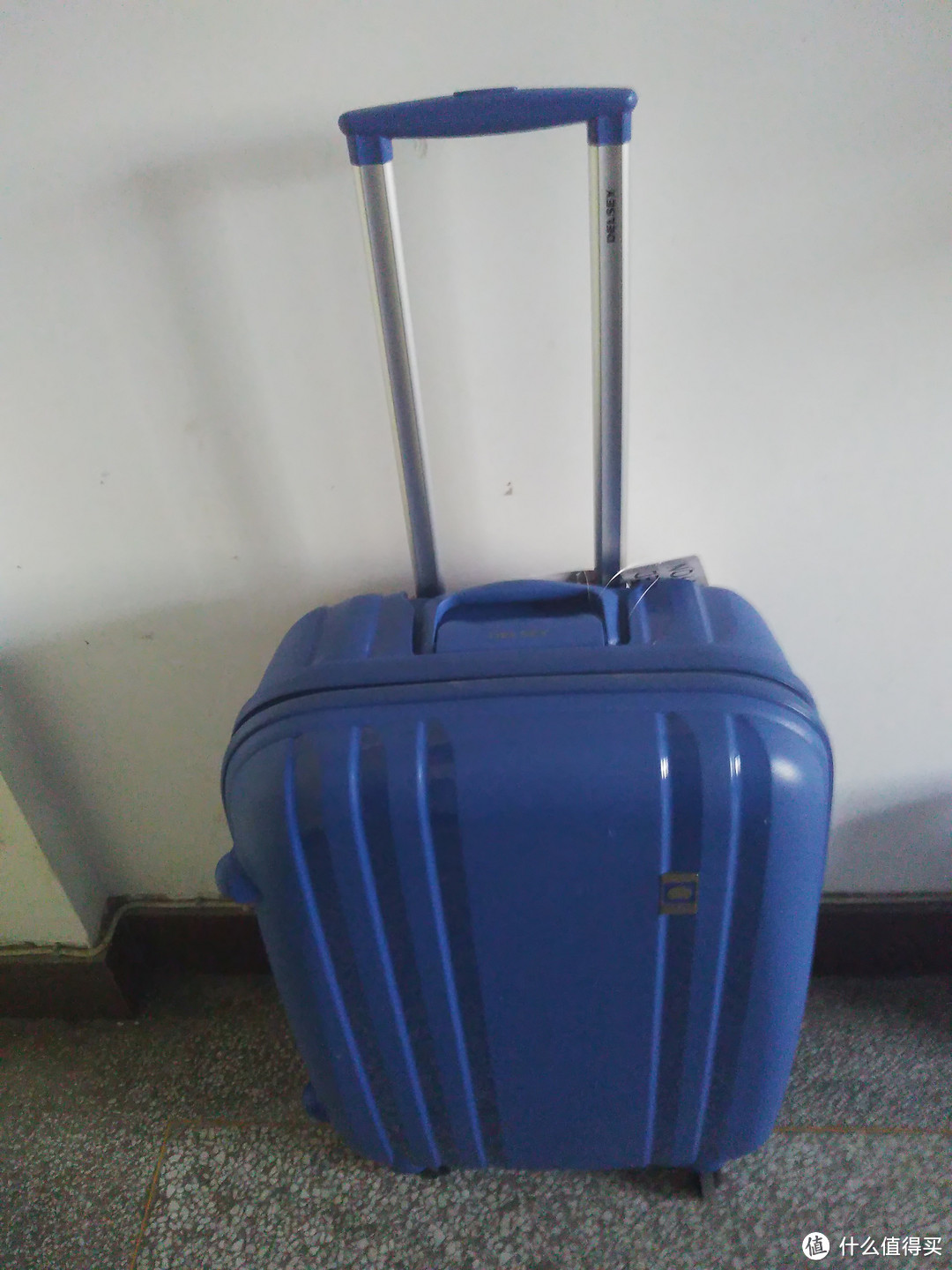 你们都在犹豫买什么行李箱时，我已经用上了：Delsey 法国大使 中性 PP 四轮拉杆箱 红色 25寸