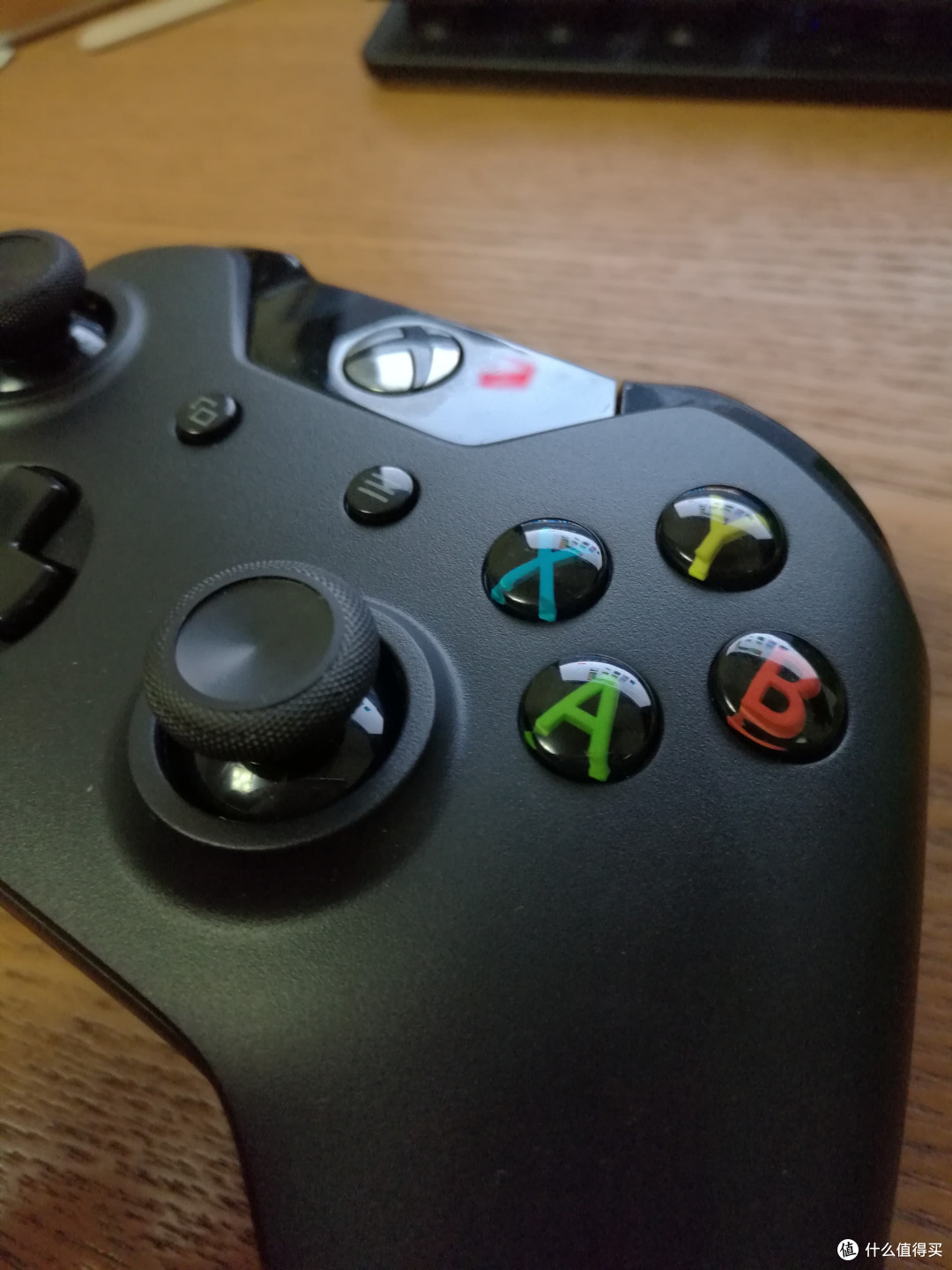 忍无可忍无需再忍,终于入了Xbox one的无线手柄