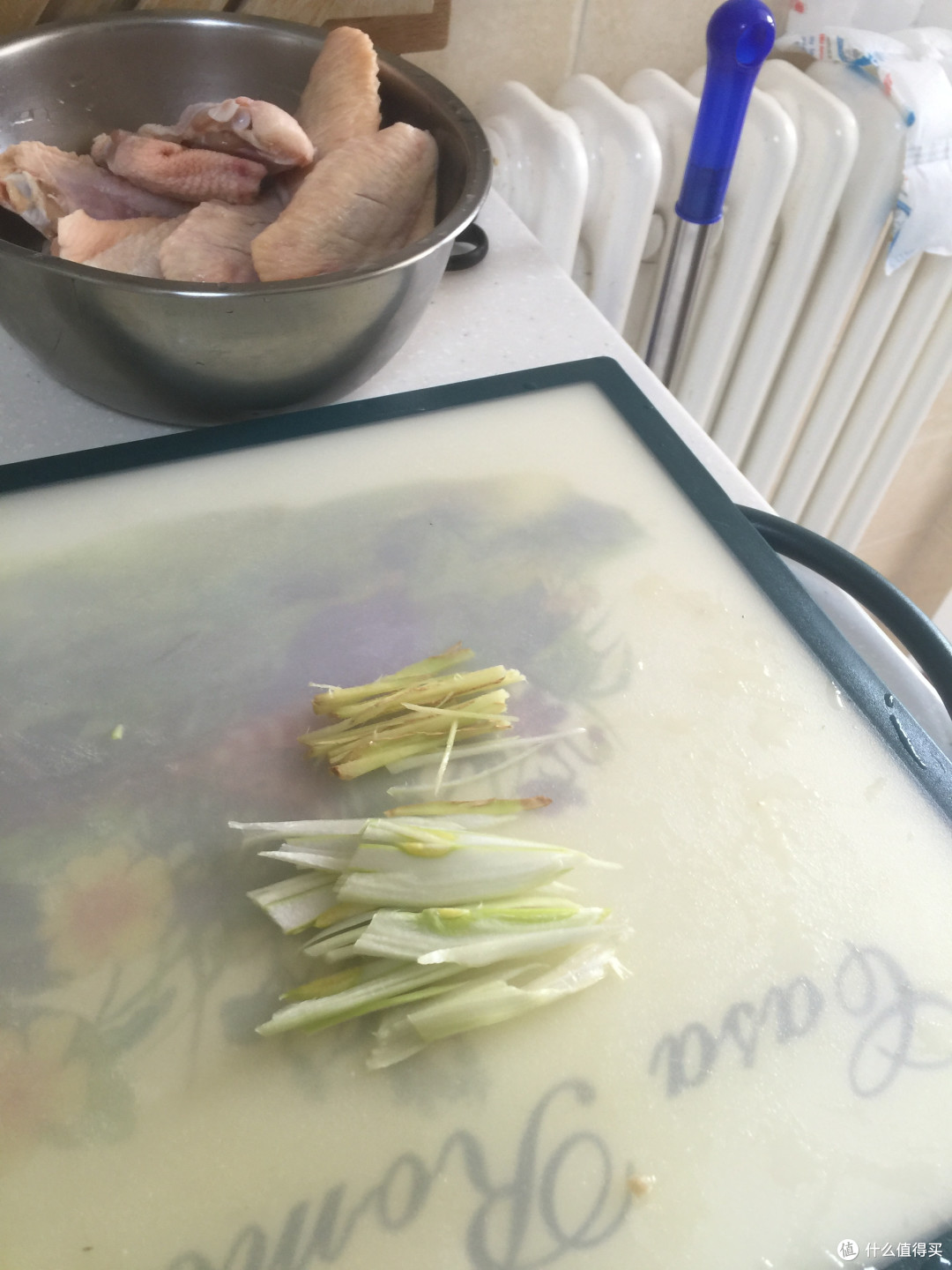 菜鸟美食:自制街头味儿十足的烤鸡翅