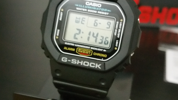 游泳爱好者的时间利器 — CASIO 卡西欧 G-SHOCK DW5600E-1V 经典数字手表