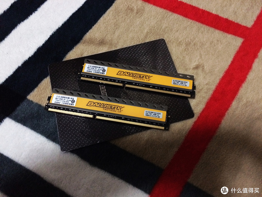 crucial 英睿达 黄马甲 铂胜智能系列 DDR3 1600 内存 小超怡情